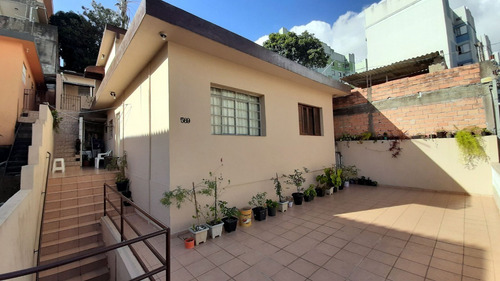 Vende-se Casa Com 4 Dormitórios E 3 Banheiros