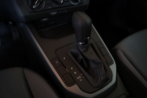 Imagen 13 de 15 de Seat Arona Style Azul 2021