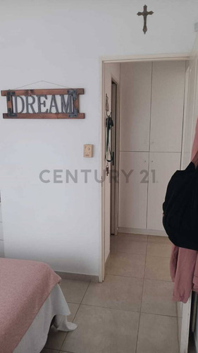 Venta Depto 2 Ambientes Con Cochera Cubierta En Martinez