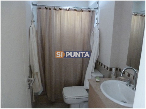 Imagen 6 de 25 de Edificio Con Servicios