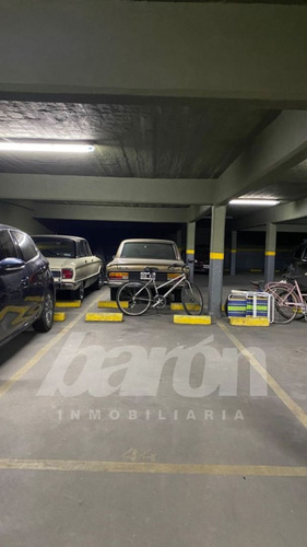 Cochera En Venta En Lomas De Zamora