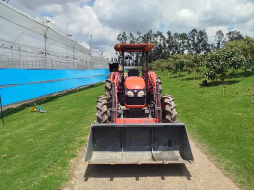Tractor Kubota M7040