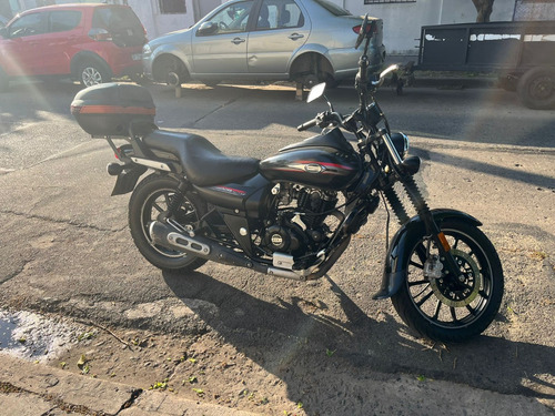 Bajaj Avenger 220 - Año 2017