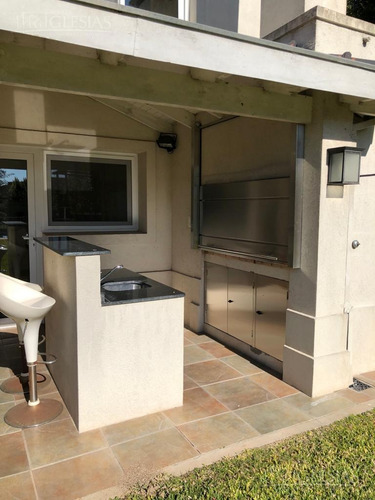 Imagen 26 de 30 de Casa - Los Castores En Venta
