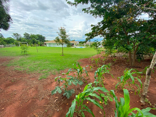 Chácara De 3600m Em Condomínio Com Infraestrutura Completa