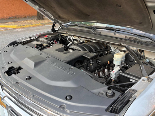 Chevrolet Suburban 5.3 Ltz V8 4wd 2da Cubo At