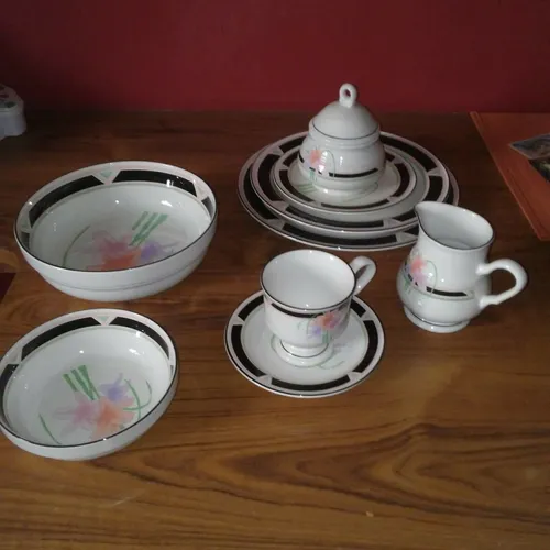 Vajilla De Loza Coreana (Usado)