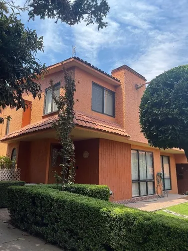 Se Vende Casa En Lomas De Vistahermosa