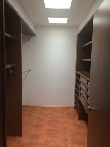 Imagen 14 de 19 de Oportunidad Unica !!!casa Con Jardines , Llena De Luz, Baja