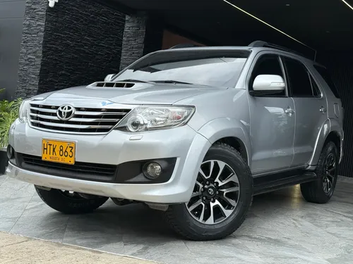Toyota Fortuner 3.0 Sr5