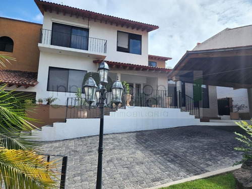 Imagen 2 de 23 de Juriquilla, Amplia Casa En Venta Y Renta Con Bungalow Indepe