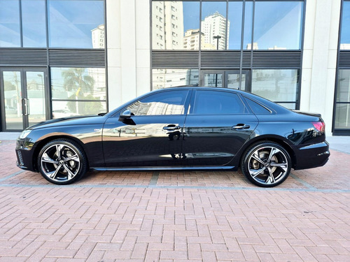 Audi A4 2.0 TFSI MHEV S LINE