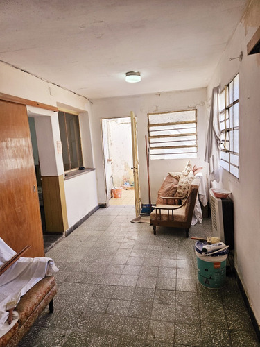 Excelente Casa De 3 Dormitorios Con Jardin En Barrio Correo