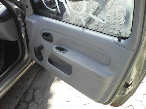 Imagem 11 de 12 de Sucata De Veículo Clio Hatch 1.0 16v Potor Câmbio Peças
