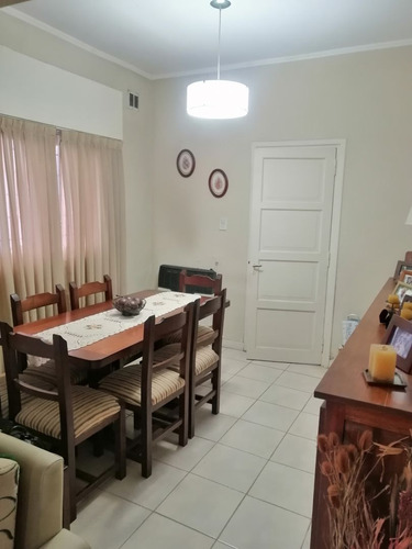 Casa Con Local A 100m. Centro Comercial Y Av. Principal!!!