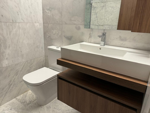 Admira Este Impresionante Apartamento A La Venta En La Selecta Zona De Las Mercedes.
