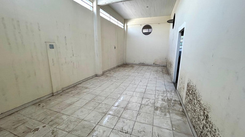 Depósito Lote Propio - 590 M2 Aprox. - Entrada Camión - Montacarga