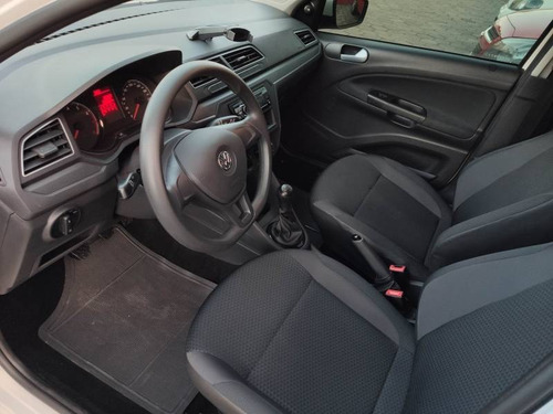 Imagem 6 de 8 de Volkswagen Voyage 1.6 8v Completo