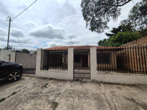 Imagen 12 de 17 de Casa Con Piscina Tipo Quinta En Mariano De 4 Dormitorios 3 Baños Terreno 441 M2 Construcción 220 M2