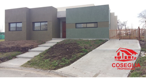 Casa  En Venta En Santa Guadalupe, Pilar Del Este, G.b.a. Zona Norte