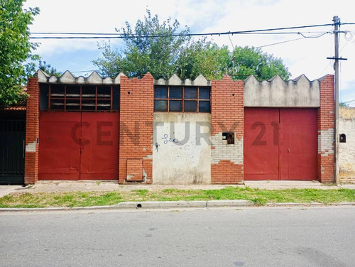 Galpón En Venta En Villa Elvira, La Plata.