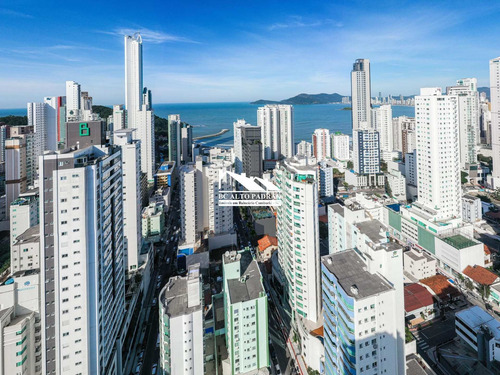 Imagem 3 de 14 de Apartamento No Bairro Pioneiros Balneário Camboriú-sc - 3560
