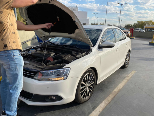Volkswagen Vento 2.0 Sportline Tsi 200cv Bi-xenon Dsg 2013