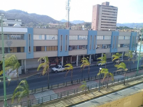 Imagen 15 de 17 de Katherine Castillo Ofrece En Alquiler Oficina Av. Cedeño Con Av. Bolivar (70 Mts2)