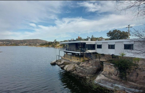 Espectacular Casa En Carlos Paz Con Bajada Al Lago