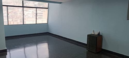 Oficina En Alquiler. Maiquetia - Estado La Guaira
