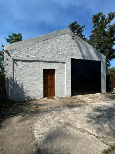 Casa En Venta - 8 Dormitorios 4 Baños - La Lonja