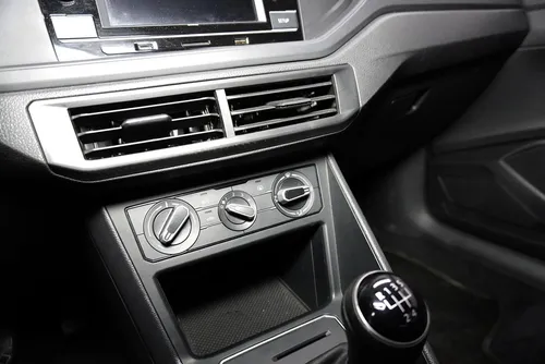 Volkswagen Virtus Trendline Placa Luy658
