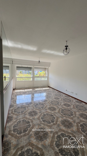 Oportununidad - Venta Amplio Departamento De 100m2 - 2 Dormitorios Mas Comodin Mas Cochera