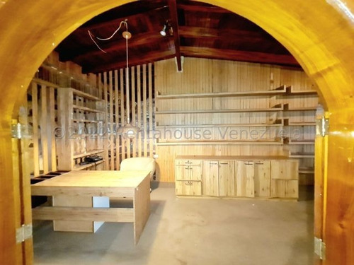 Imagen 15 de 26 de Venta De Amplia Casa En Los Palos Grandes / Cl 23-10886