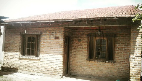 Imagen 3 de 16 de 422 Esquina 6. Casa De Tres Habitaciones En Venta, Villa Elisa La Plata
