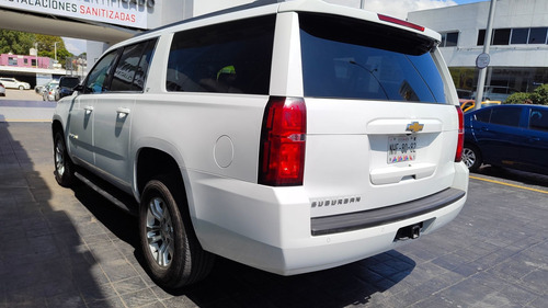 Imagen 3 de 11 de Chevrolet Suburban 2016 5.3 V8 Lt Piel 2 Fila Asientos At