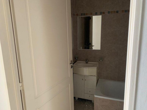 Yerbal 2600 Departamento 2 Ambientes Con Balcón Flores