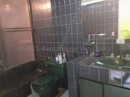 Imagen 8 de 9 de Amplia Y Cómoda Casa Estilo Duplex En Av. Luis Aparicio De San Juan De Los Morros. Yinett A