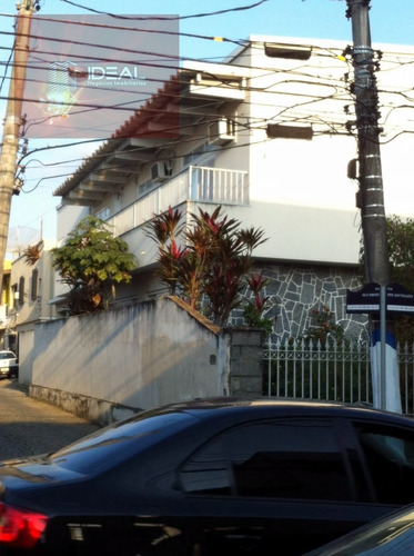 Casa À Venda Na Rua Dos Goytacazes Em Campos Dos Goytacazes - 8724