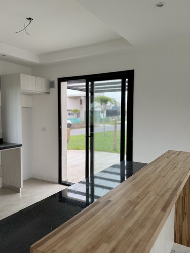 Venta Casa 4 Amb En El Barrio Privado Rumenco Joven