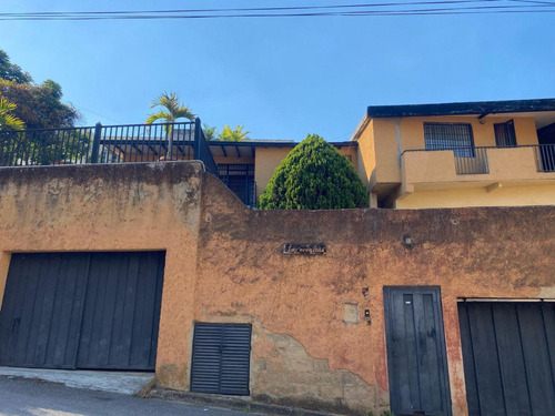 Se Vende Casa Bifamiliar, Ubicada En Los Guayabitos, Villa Laura.nc