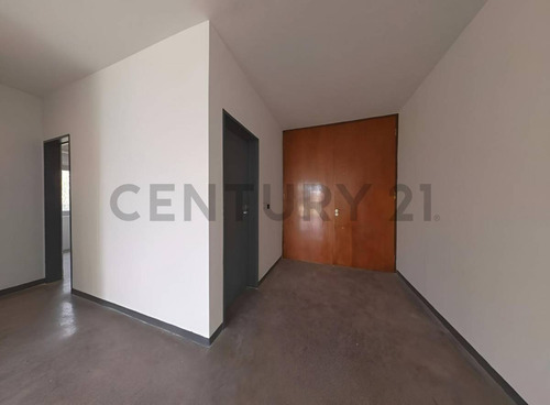 Venta De Casa 5 Dormitorios Lote En Esquina A La Laguna Principal Con Pileta