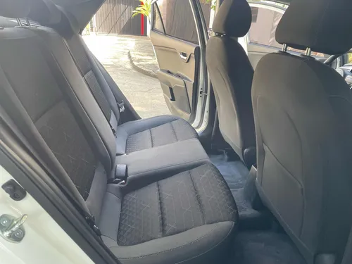 Kia Rio Vibrant 1.4 Mt