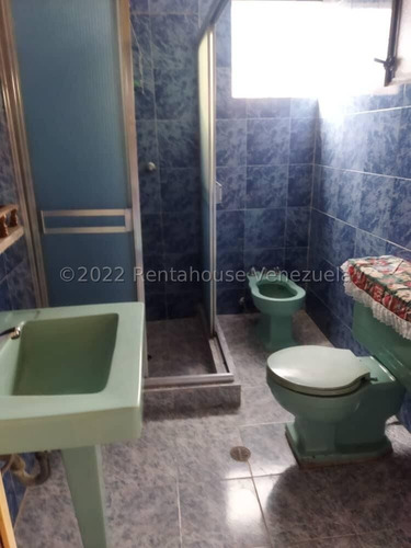 Imagen 7 de 19 de Ls Vende Pend House Los Palos Grandes 22-28171