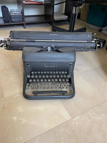 Maquina De Escribir Antigua