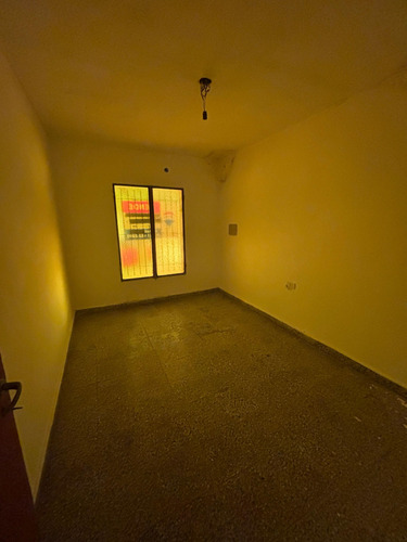 Se Vende Casa 2 Dormitorios, Cochera Y Patio!