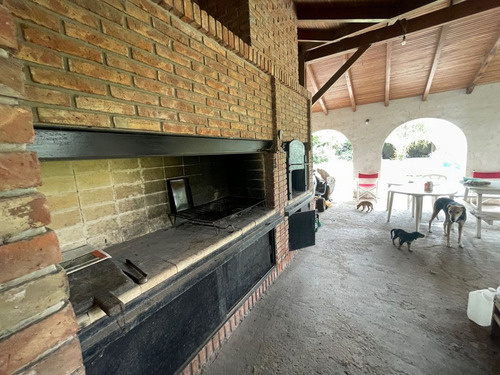 Casa En Alquiler Con Amplio Terreno Baigorria