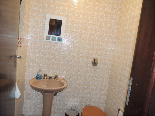 Imagem 6 de 27 de Casa Térrea, 4 Dormitórios Sendo 2 Suítes - Reo516577