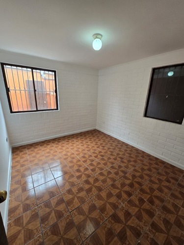 Venta De Casa En Pudahuel, 2dormitorios, 1baño