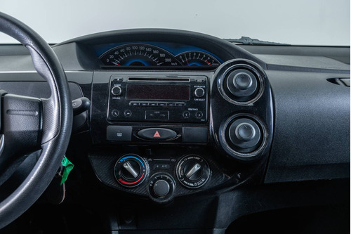 Imagen 10 de 18 de Toyota 2015 Etios 1.5 5 Ptas Xs